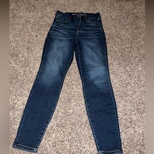 Size 4 Short High Rise Curvy Jeggings!